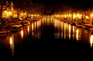 Festive Fun in Amsterdam: Lights, Winter Adventures and Circus Magic 