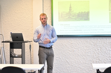 Guest Lecture Explores Banking’s Vital Role in the Global Economy