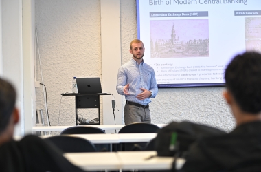 Guest Lecture Explores Banking’s Vital Role in the Global Economy